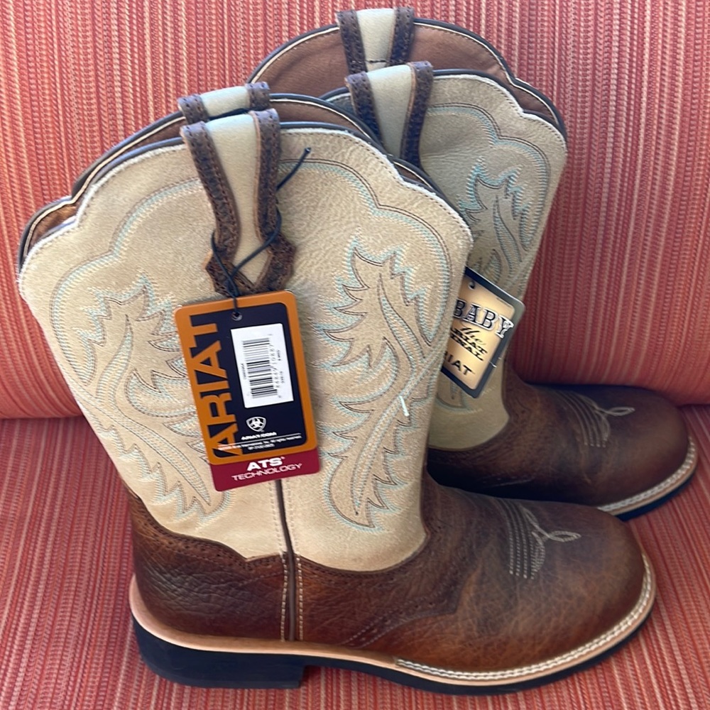 Women’s Ariat Fatbaby boots, NWT, size 10B